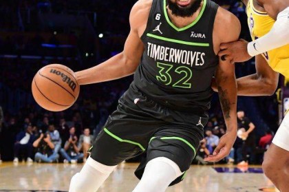 500彩票服务-下半场罚球3比17落后湖人？森林狼遭逆转难怪判罚