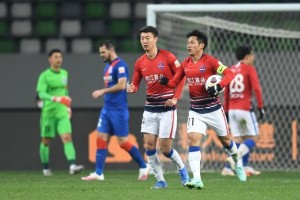 500彩票官网-40岁吴庆创中超新纪录 重庆10人大轮换或死磕武汉